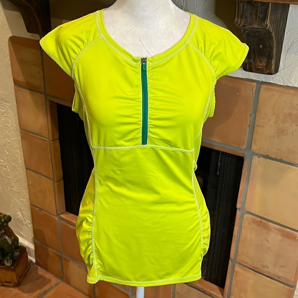 Athleta INTREPID CAP SLEEVE SUN SHIELD, S!